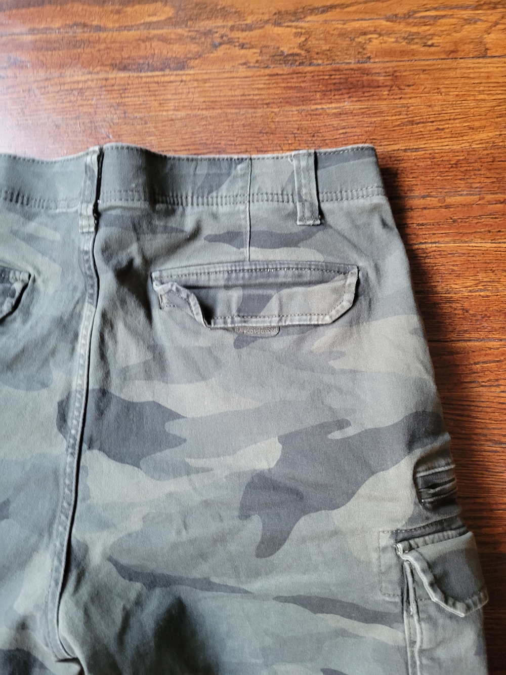 IRON CO. Men's Green Camo Cargo Shorts Pockets Casual Workwear Size 36 - Picture 15 of 15
